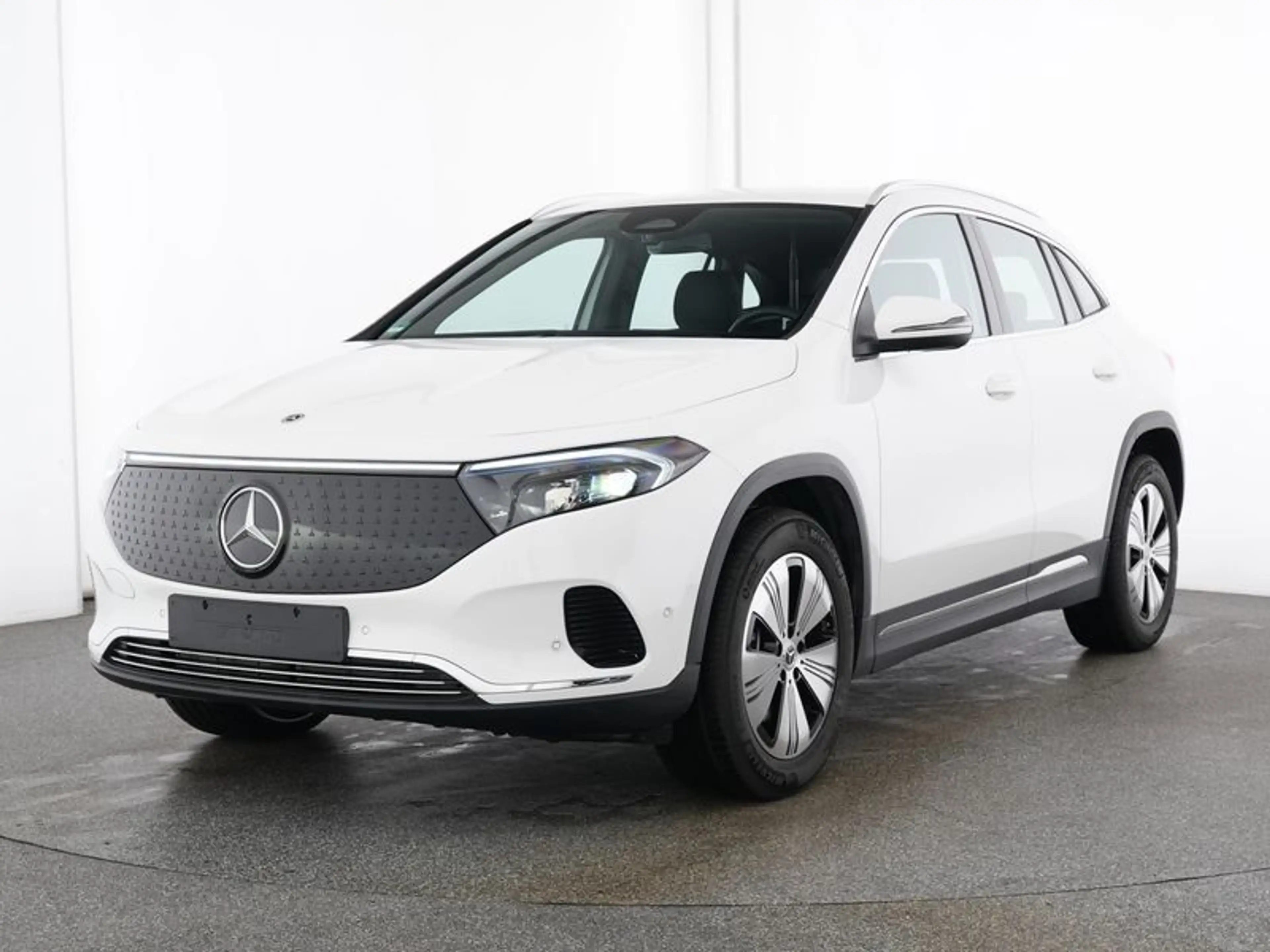 Mercedes-Benz EQA 300 4M PROGRESSIVE+AHK+DISTRONIC+WI-PAKET+VZ