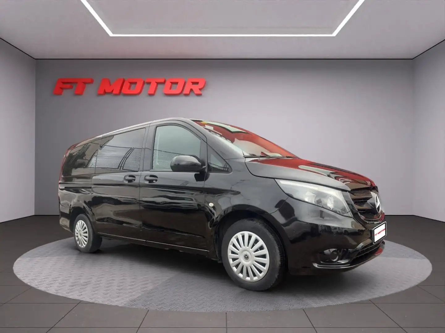 Mercedes-Benz Vito Tourer 114 CDI tD Base Larga 7G-Tronic Negro - 1