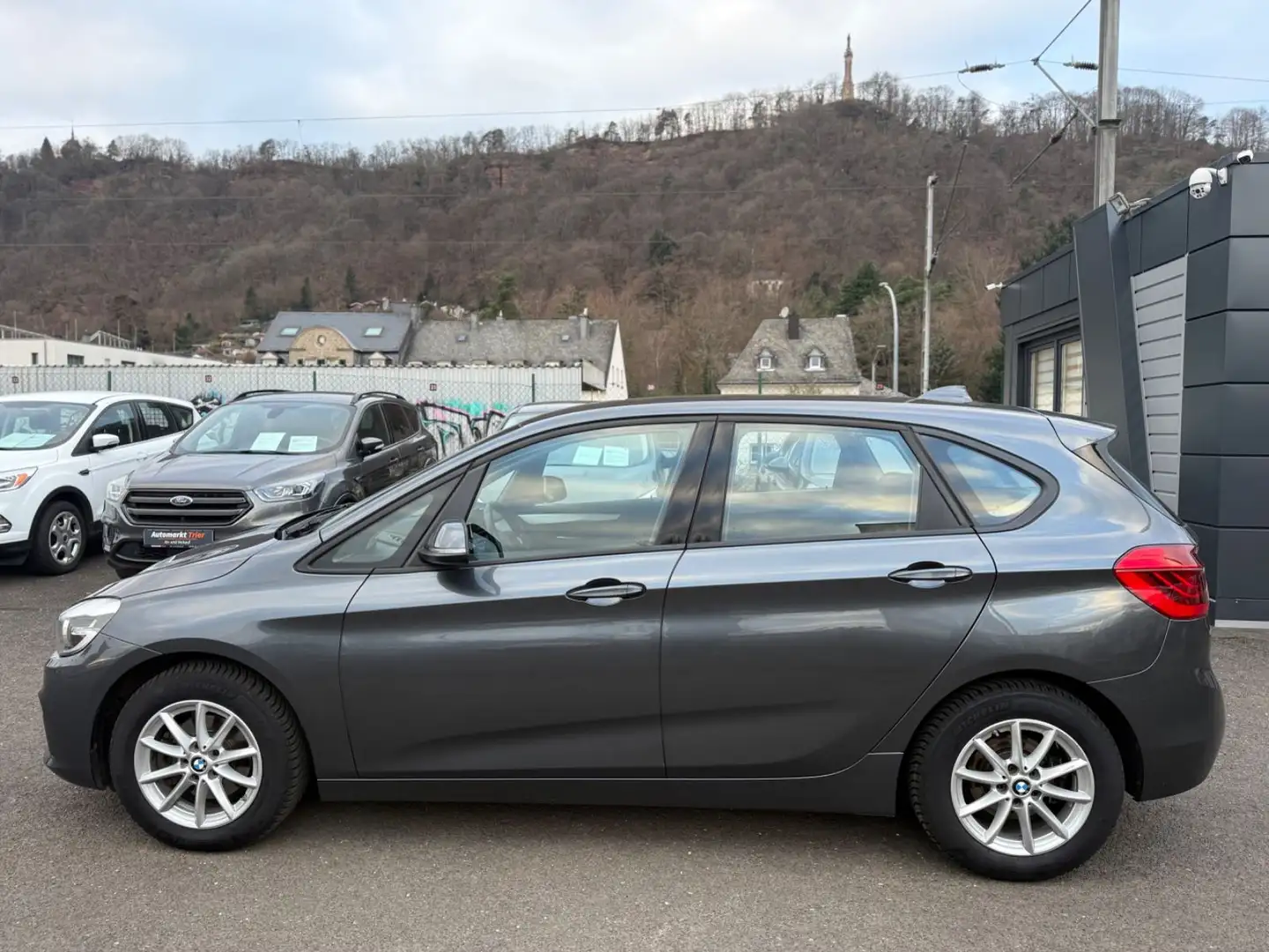 BMW 218 i! Top Zustand! Automatik! 1. Hand! TÜV Neu! Grau - 2