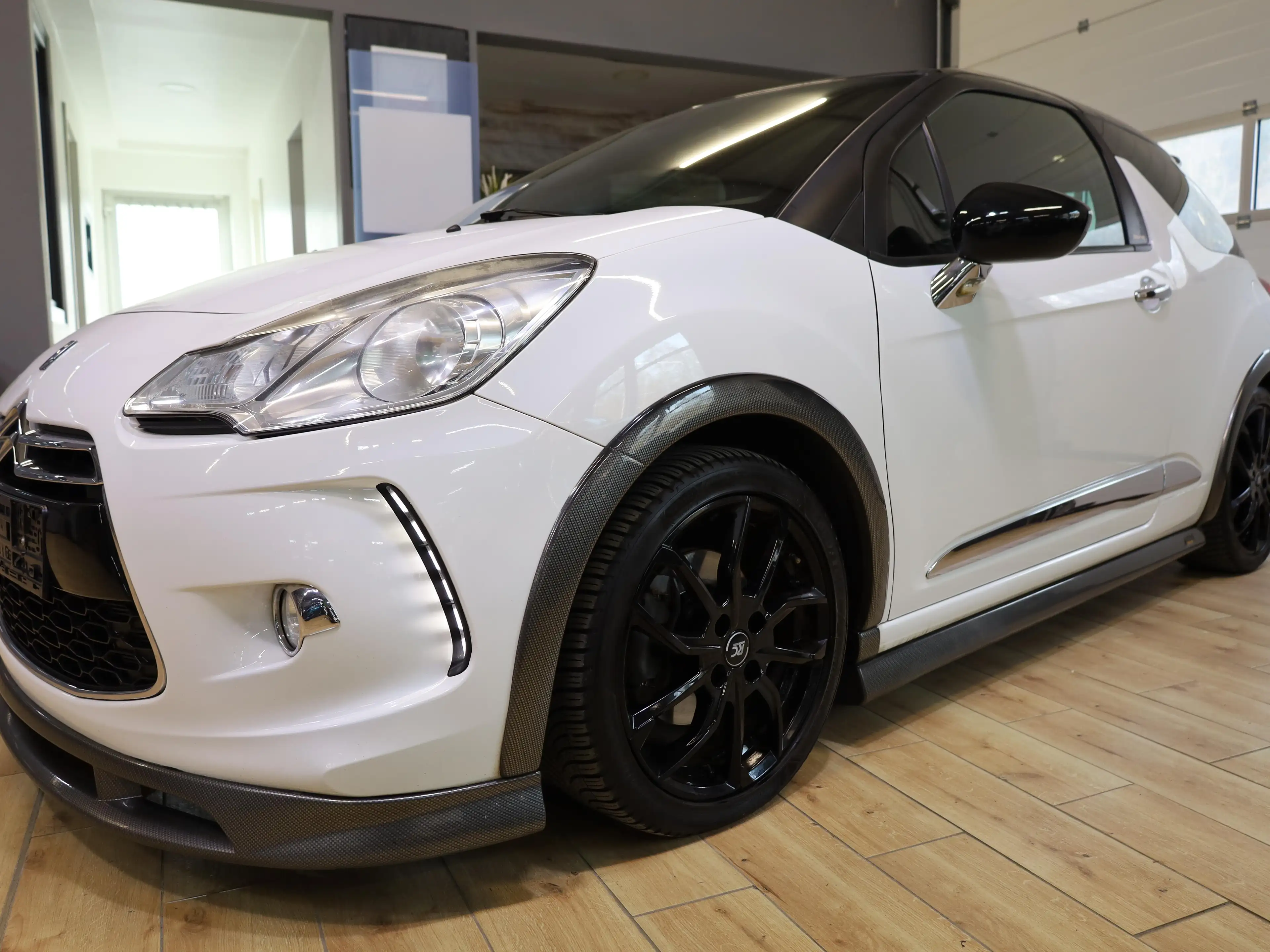 Citroen DS3 SportChic — photo 3