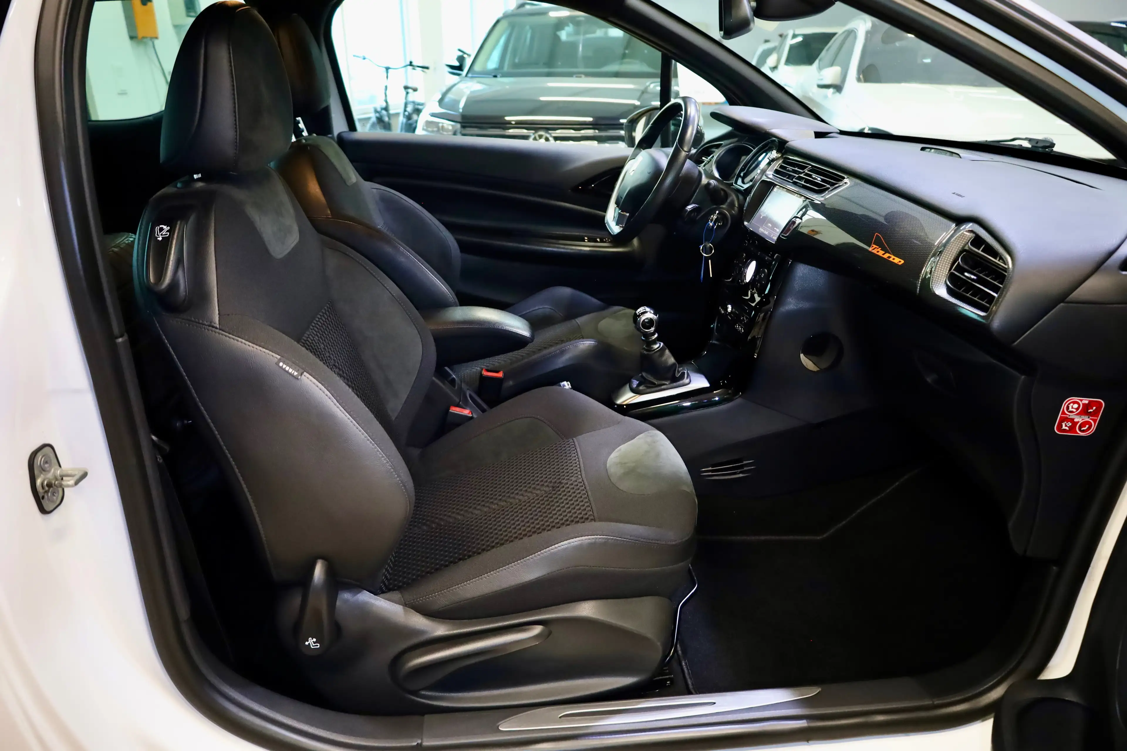 Citroen DS3 SportChic — photo 9
