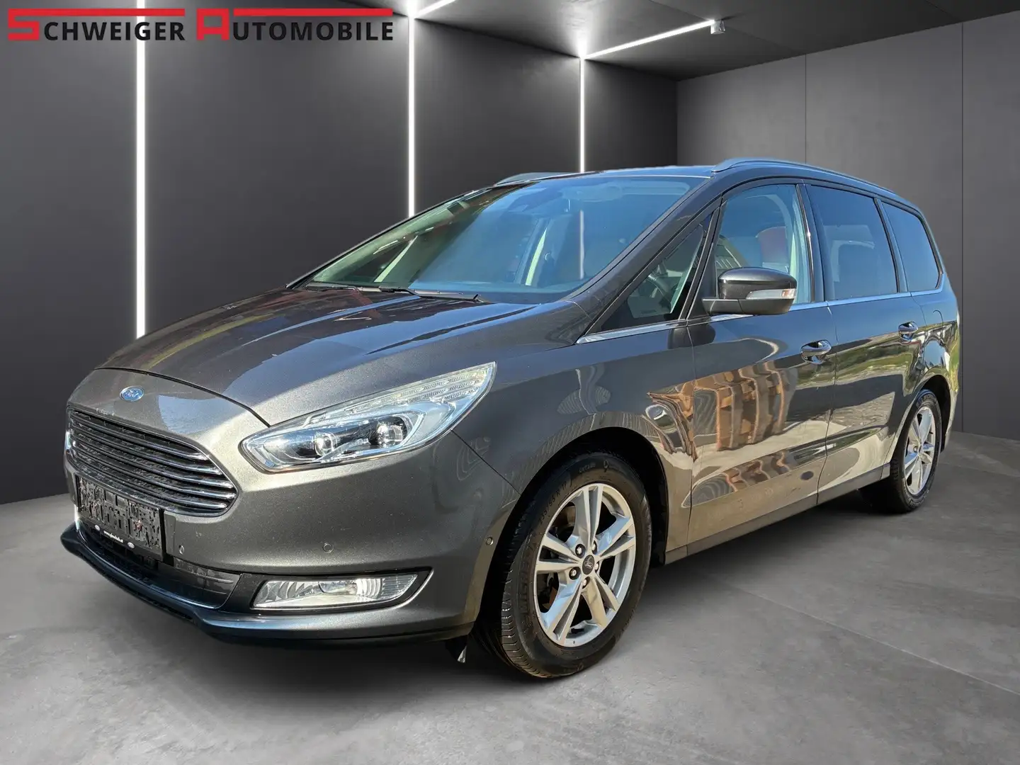 Ford Galaxy 2,0 TDCi AWD Titanium AT 7-Sitzer, Leder, ACC, Nav Gris - 1