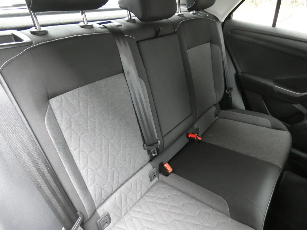 Volkswagen T-Roc 2.0 TDI Move LED Navi SHZ ParkAssist Klima Klima 6