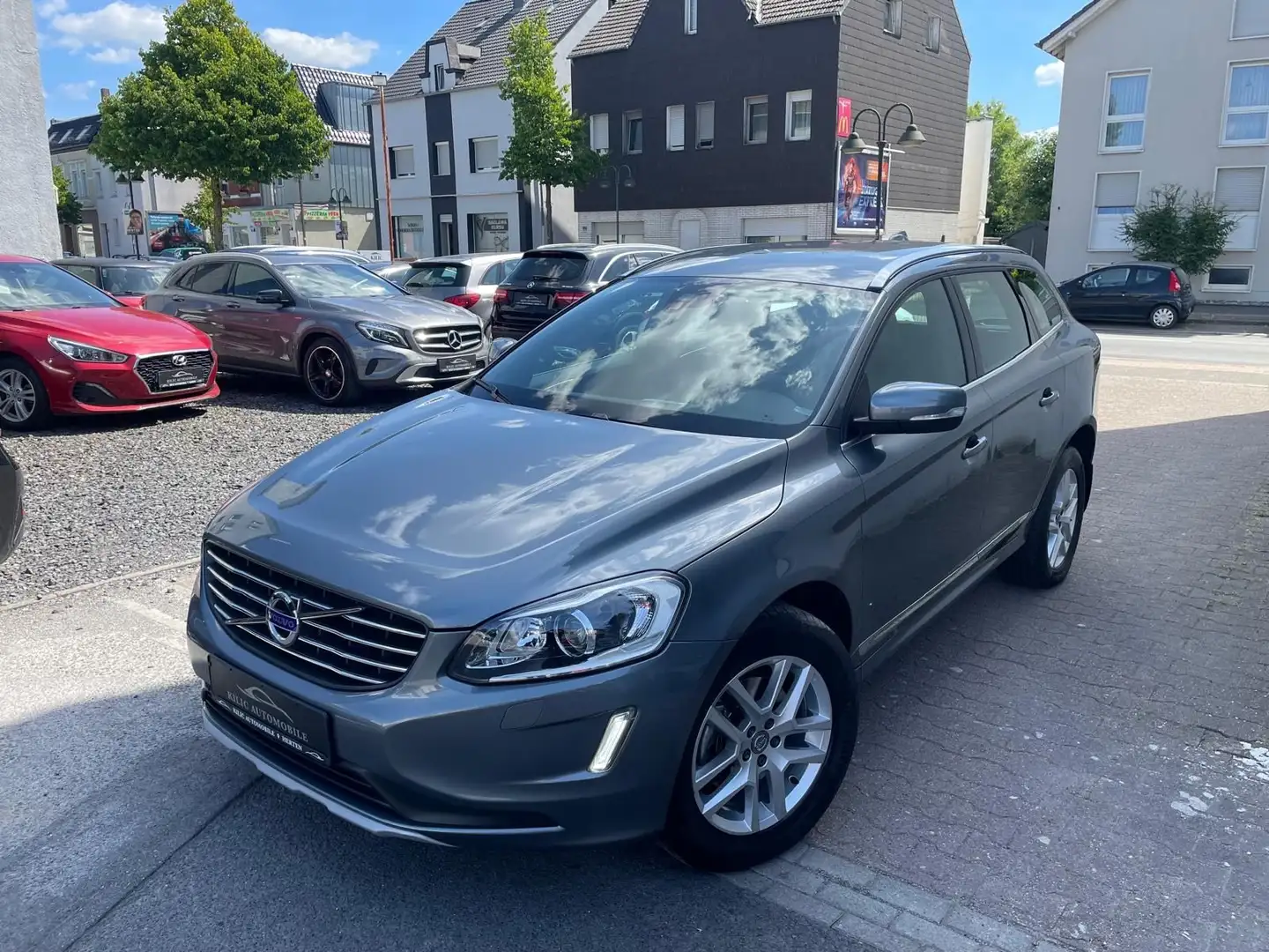 Volvo XC60 Summum 2.Hand*Navi*Bi-Xenon*Kamera*AHK Grey - 2
