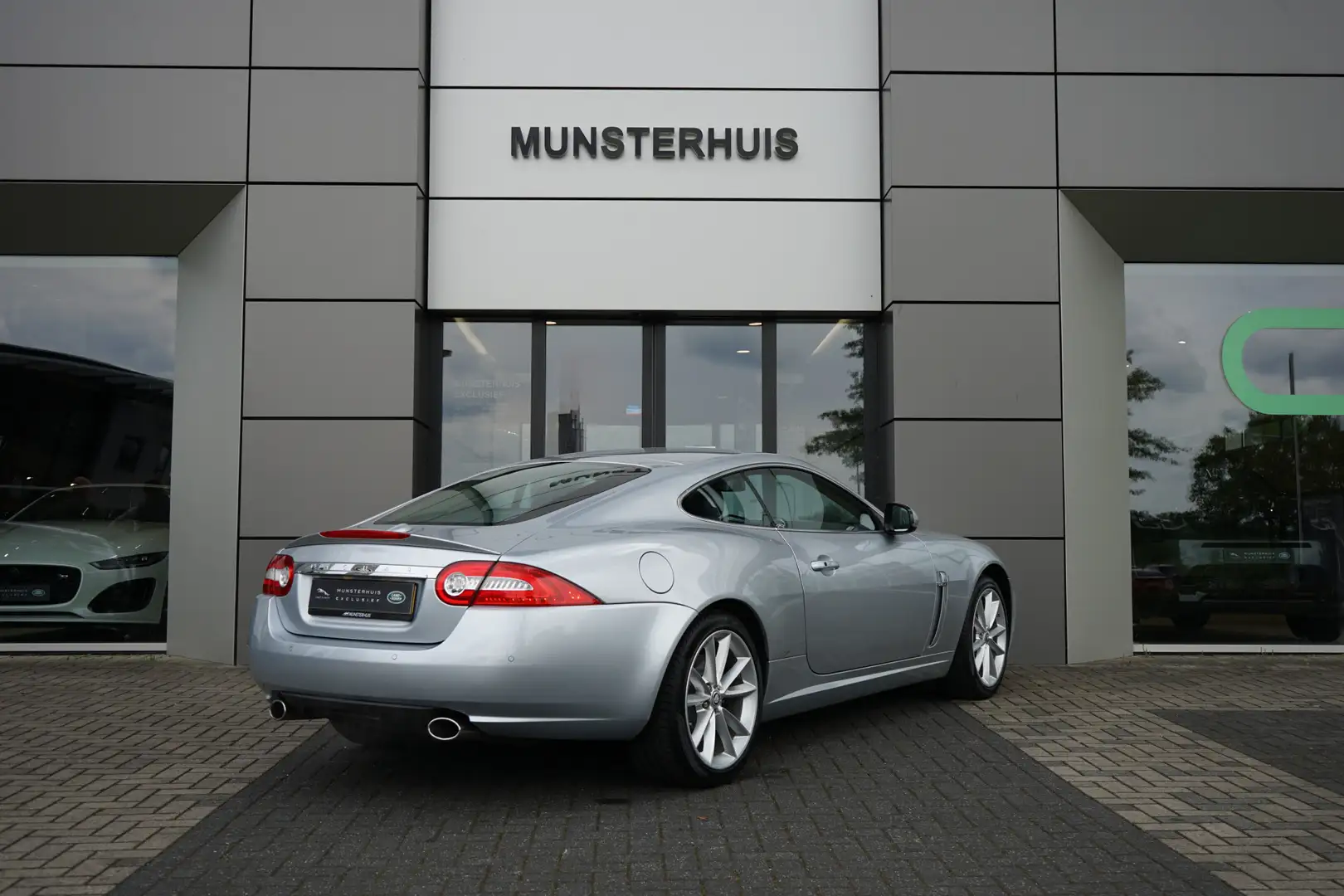 Jaguar XK 5.0 V8 Coupé | Voorstoelen verwarmd en geventileer Gris - 2