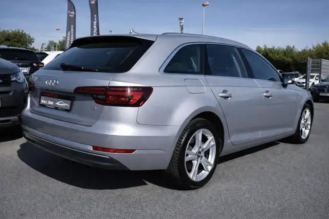 Audi A4 view 5
