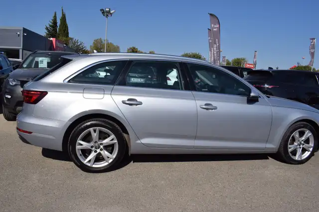 Audi A4 view 8