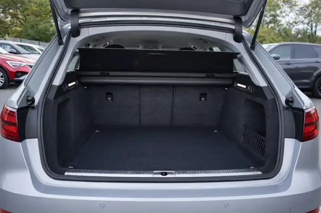 Audi A4 view 12