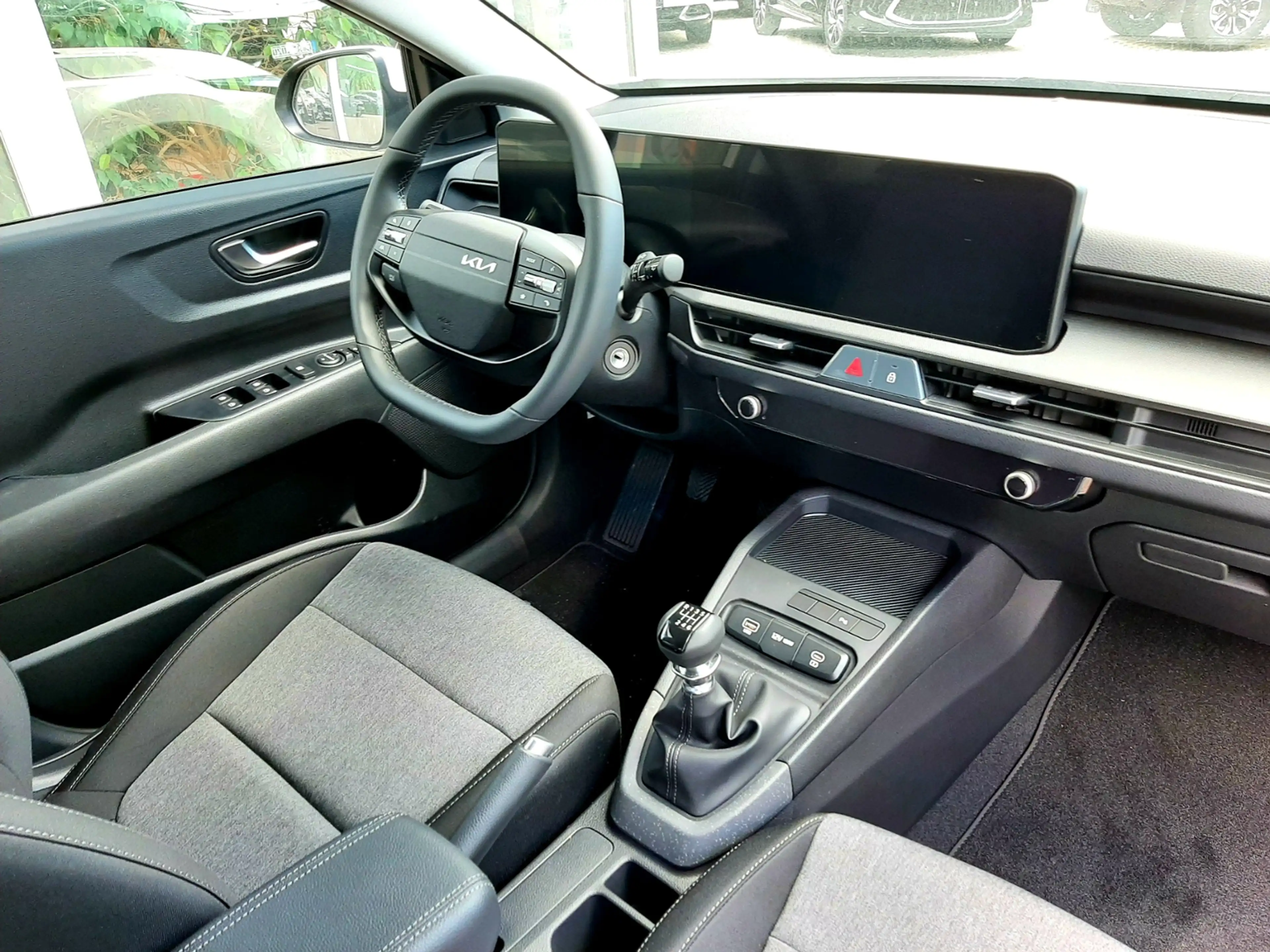 Kia Stonic 1.0T 48V MHEV MT Comfort MJ26 — photo 9