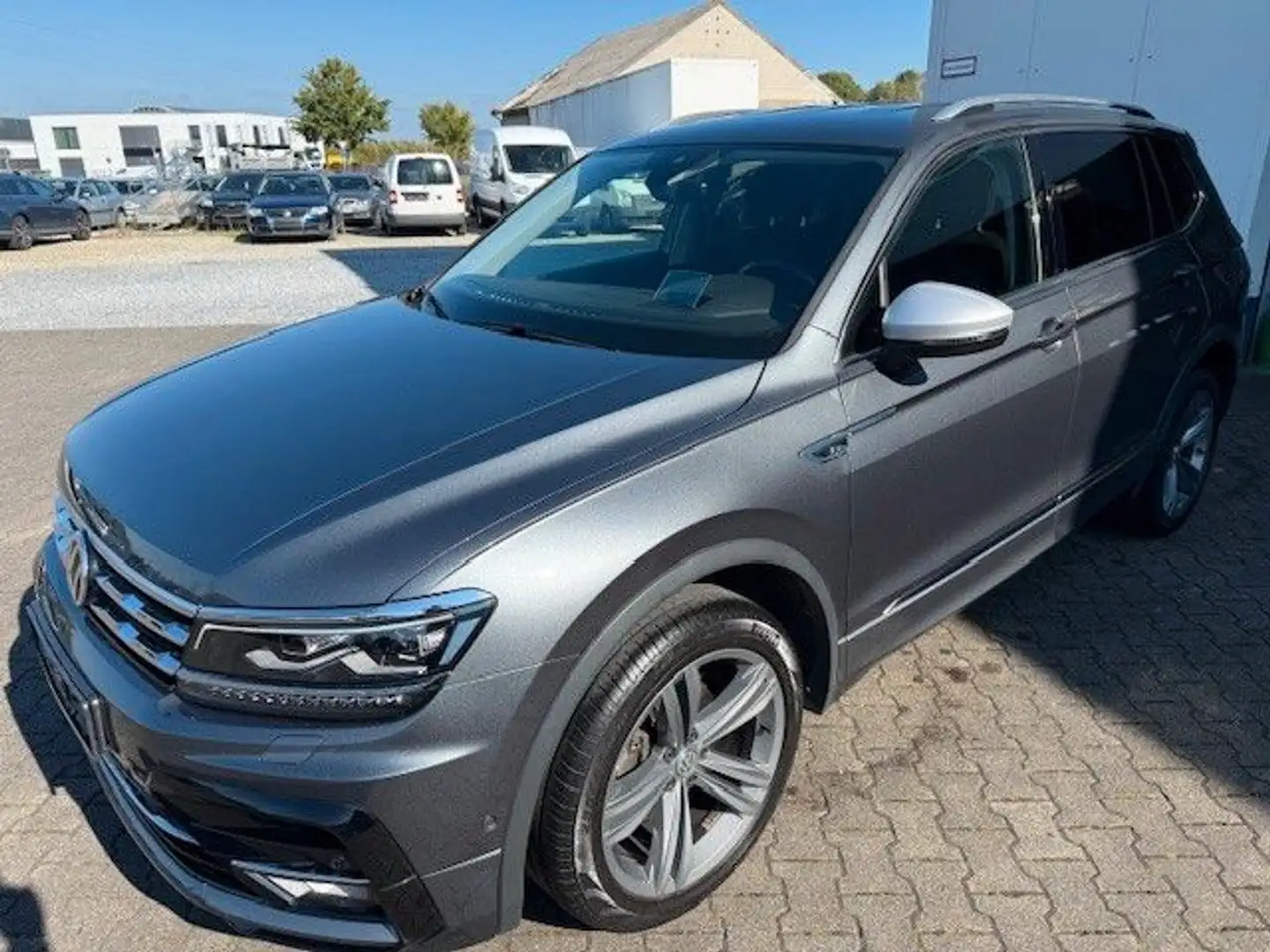 Volkswagen Tiguan Allspace 2.0 TDI R-Line Highline DSG 7Sit Grau - 1