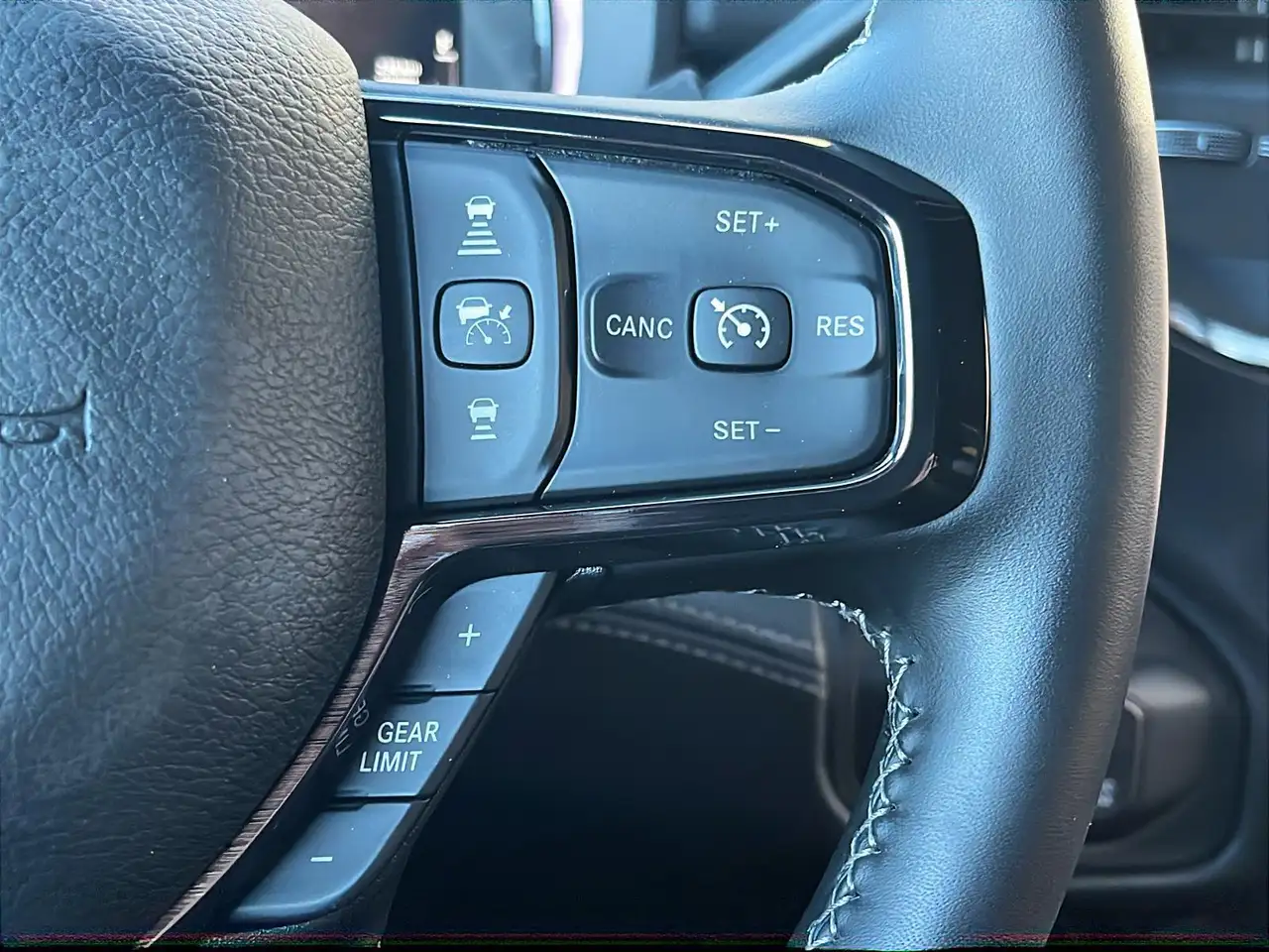 RAM 3500 снимка RAM 3500