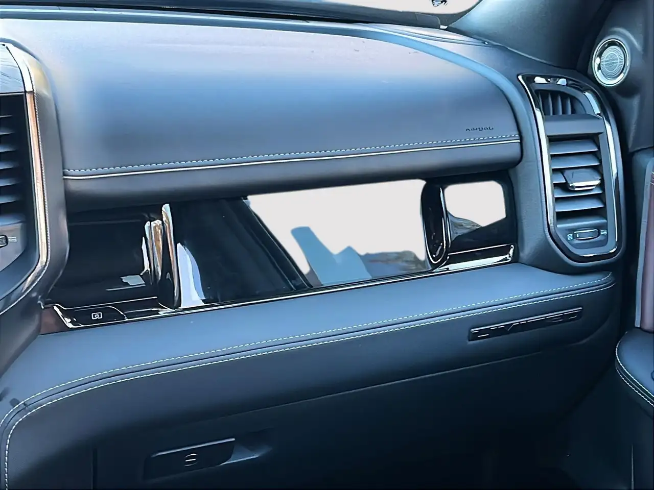 RAM 3500 снимка RAM 3500