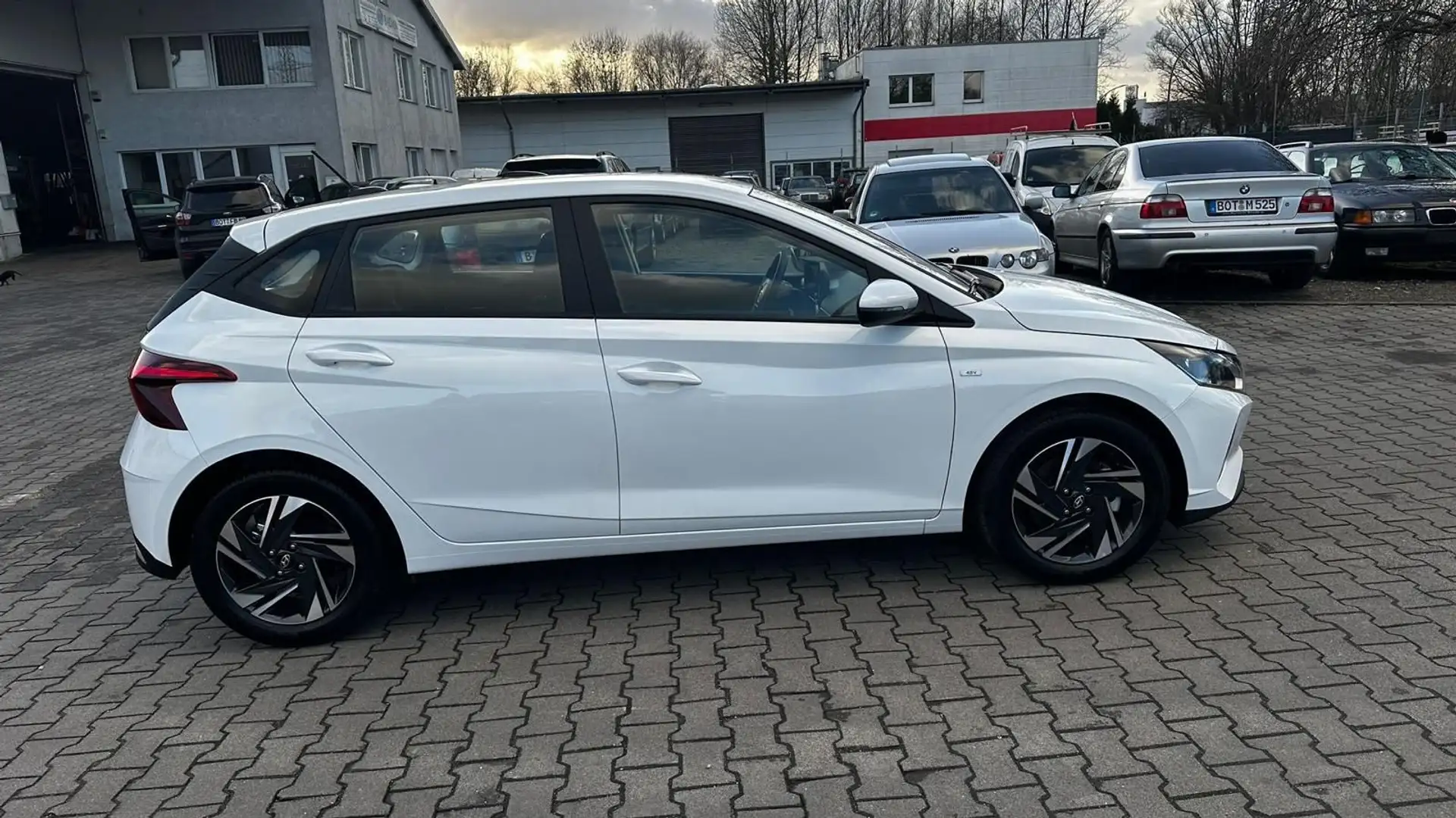 Hyundai i20 Select Mild-Hybrid - Mit Garantie Weiß - 2