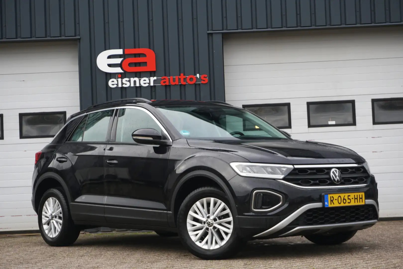 Volkswagen T-Roc 1.0 TSI FACELIFT | CAMERA | STOELVERW. | ACC | VIR Zwart - 2