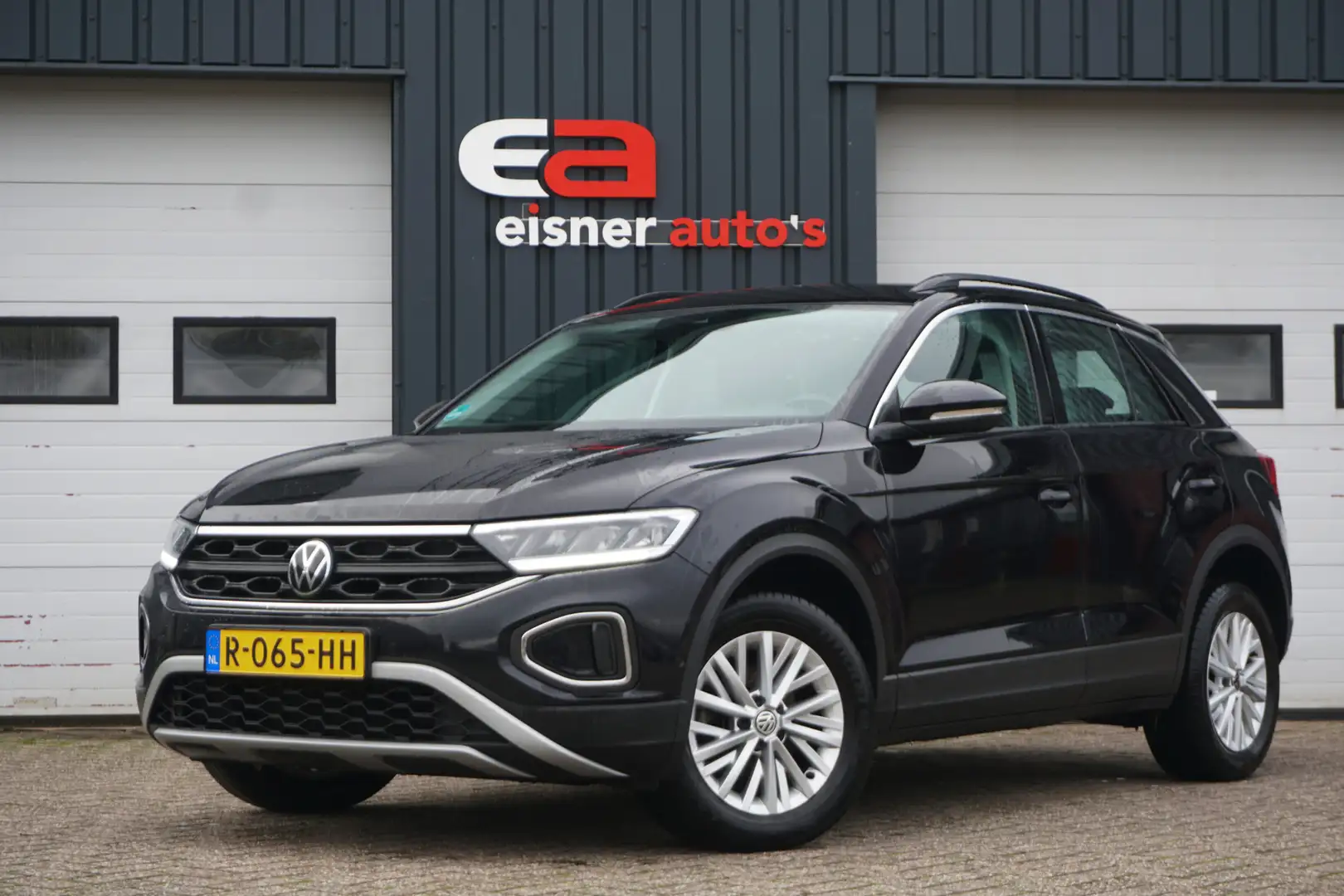Volkswagen T-Roc 1.0 TSI FACELIFT | CAMERA | STOELVERW. | ACC | VIR Zwart - 1