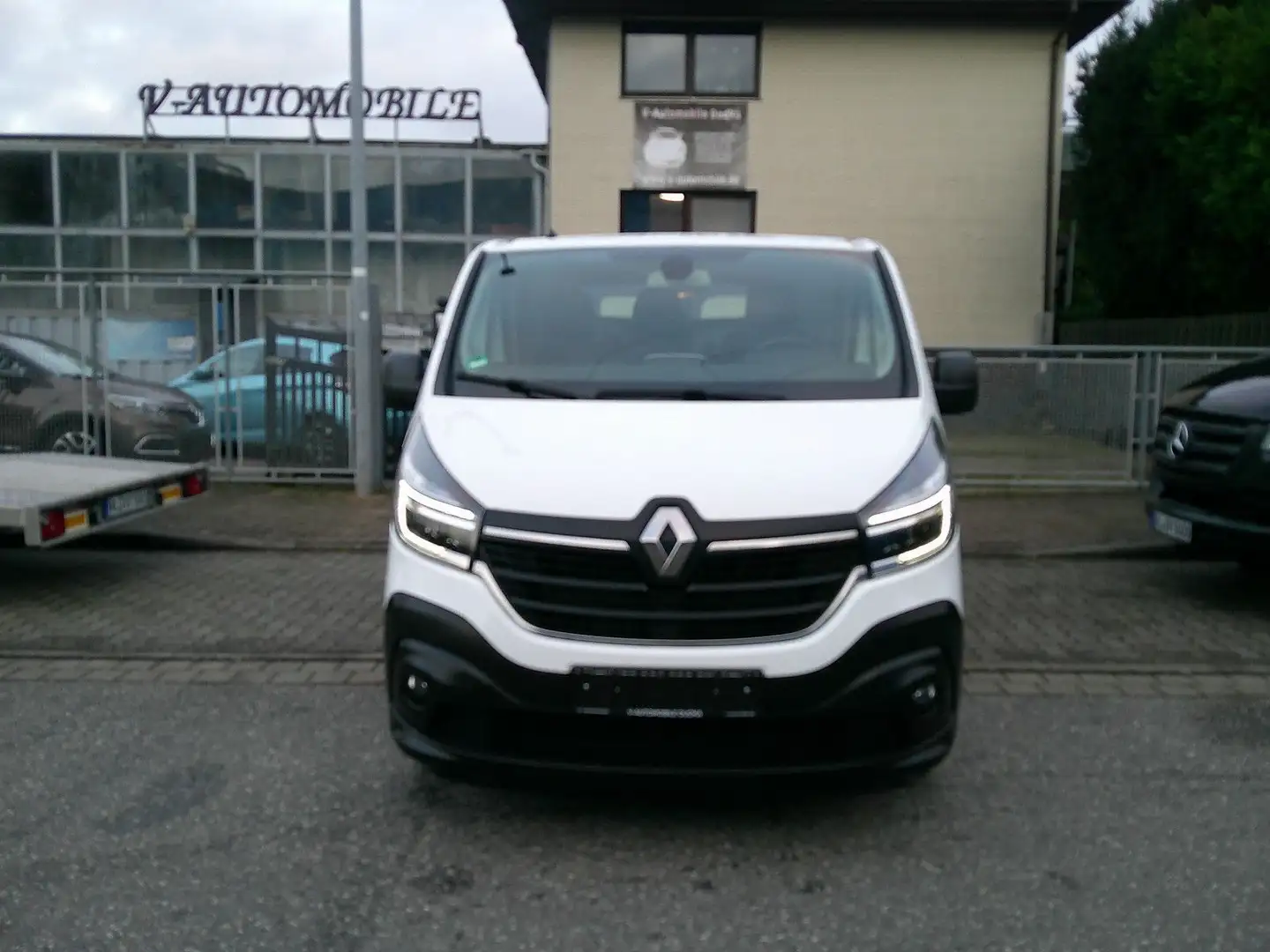 Renault Trafic Kasten L2H1 3,0t Komfort Automatik EDC Weiß - 2