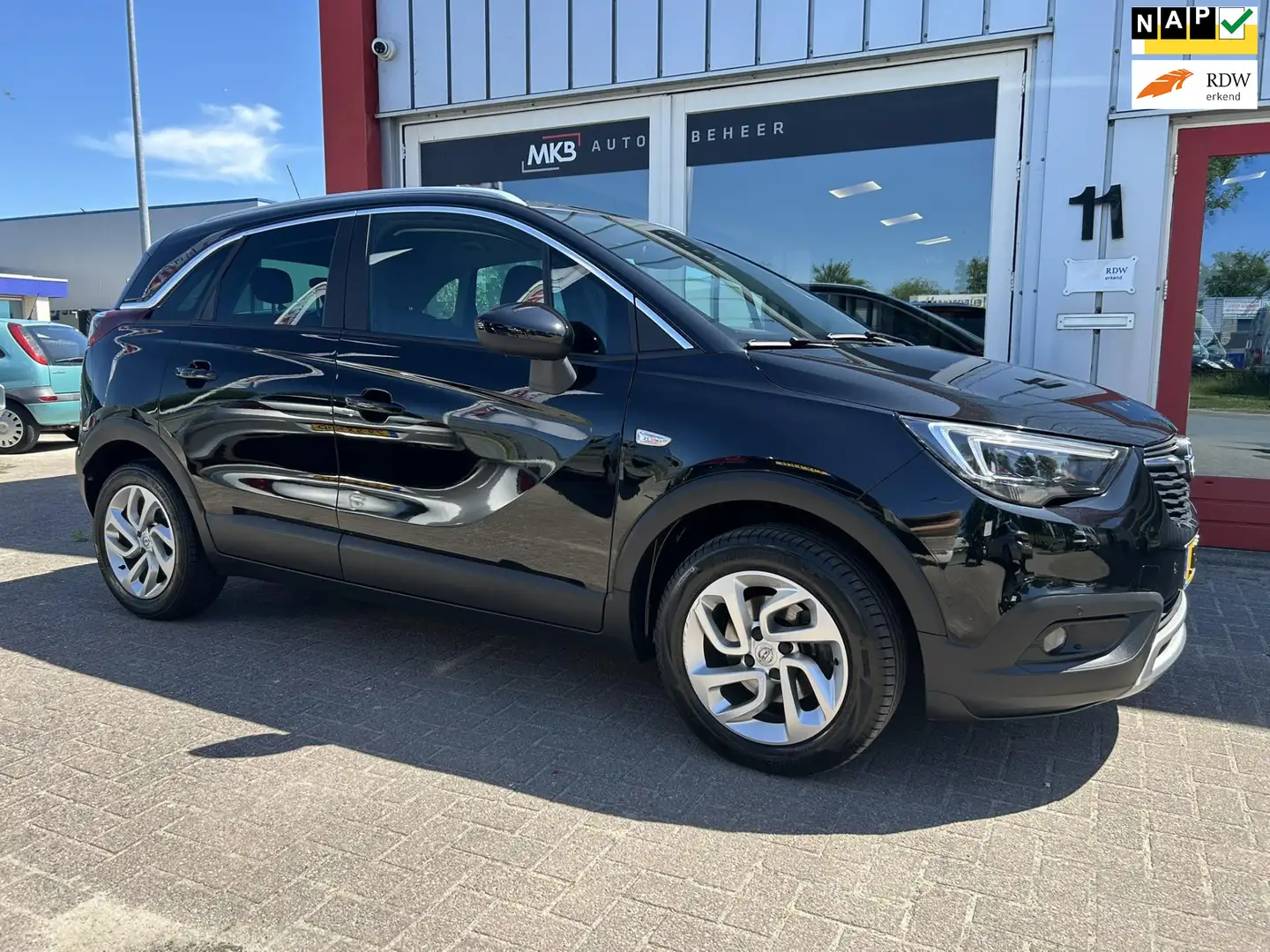 Opel Crossland X 1.2 Turbo Innovation Navigatie/LED/PDC Zwart - 1