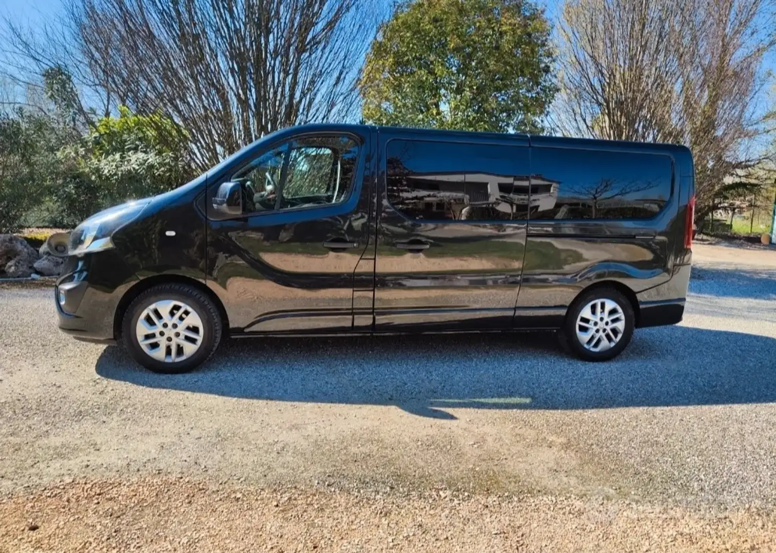 Opel Vivaro 9 posti Nero - 2