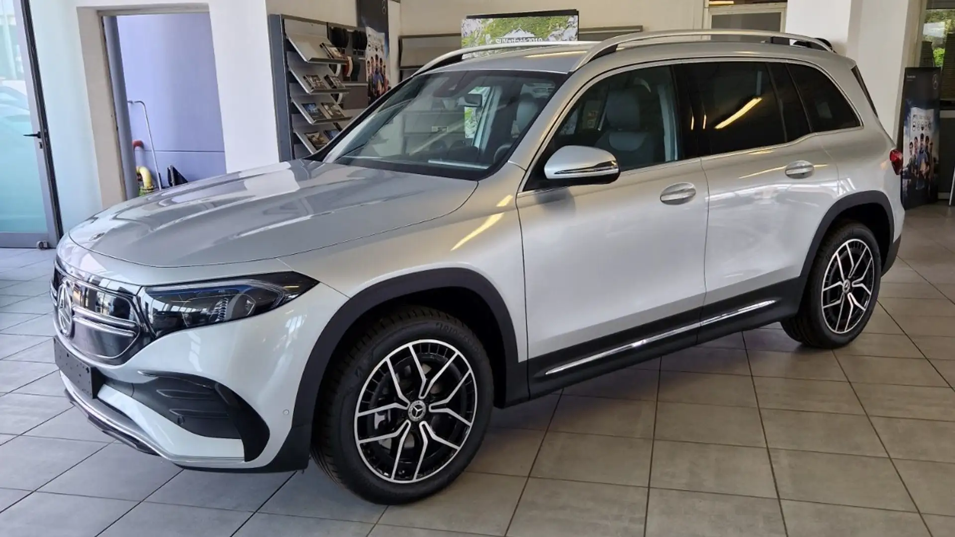 Mercedes-Benz EQB 250 Argento - 1