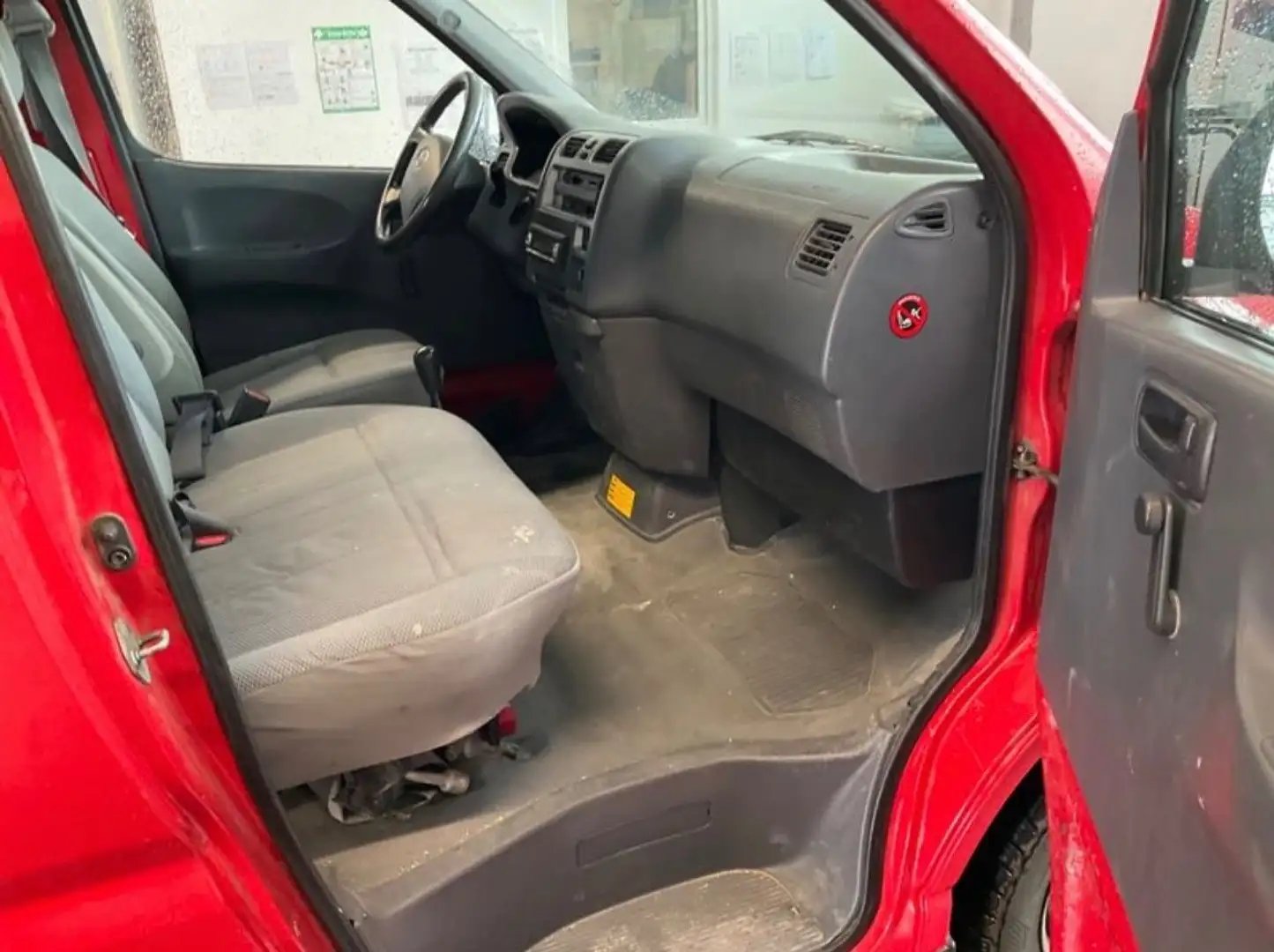 Toyota Hiace HI-ACE Kasten TD Rot - 2