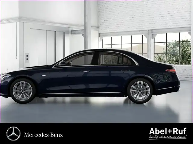 Mercedes-Benz S-Class view 3