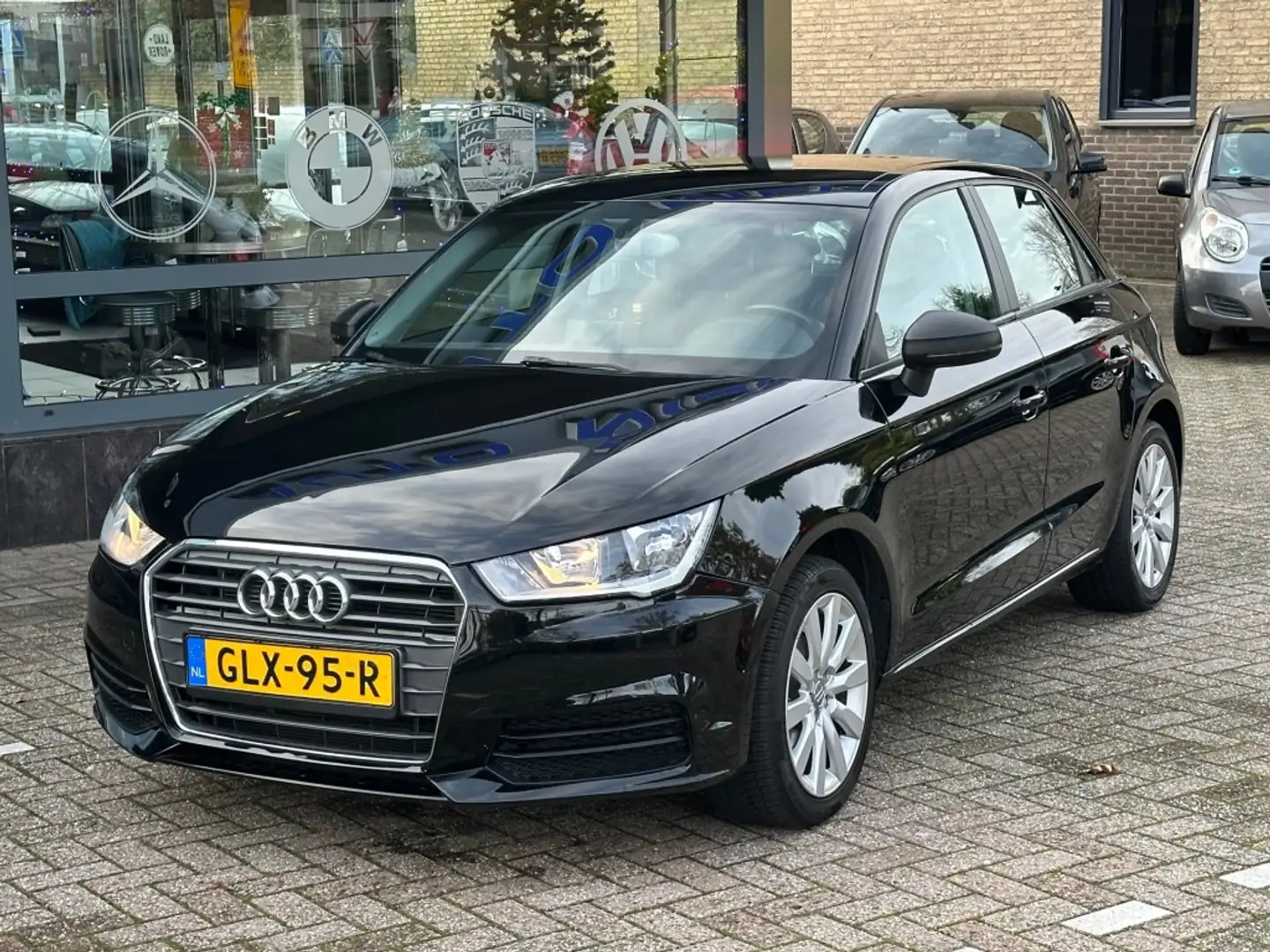 Audi A1 1.0 TFSI Airco Panoramadak Stoelverw. Schwarz - 2