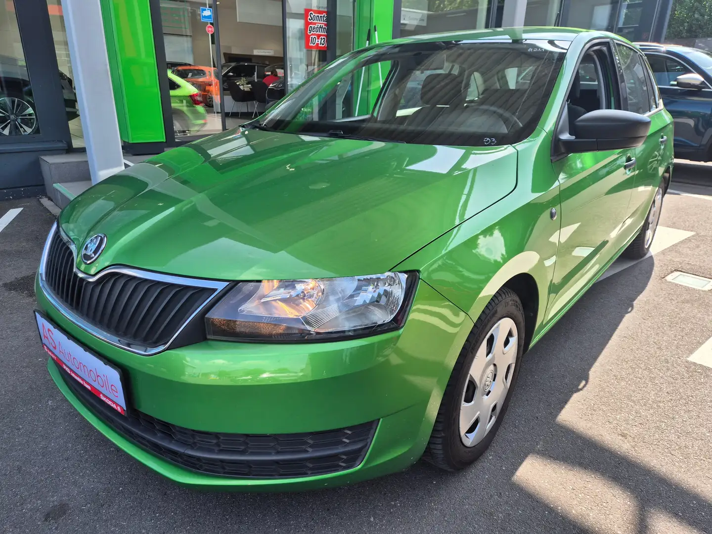 Skoda Rapid/Spaceback "Ihr Skoda Vertragshändler" incl Anhängerk. Grün - 2