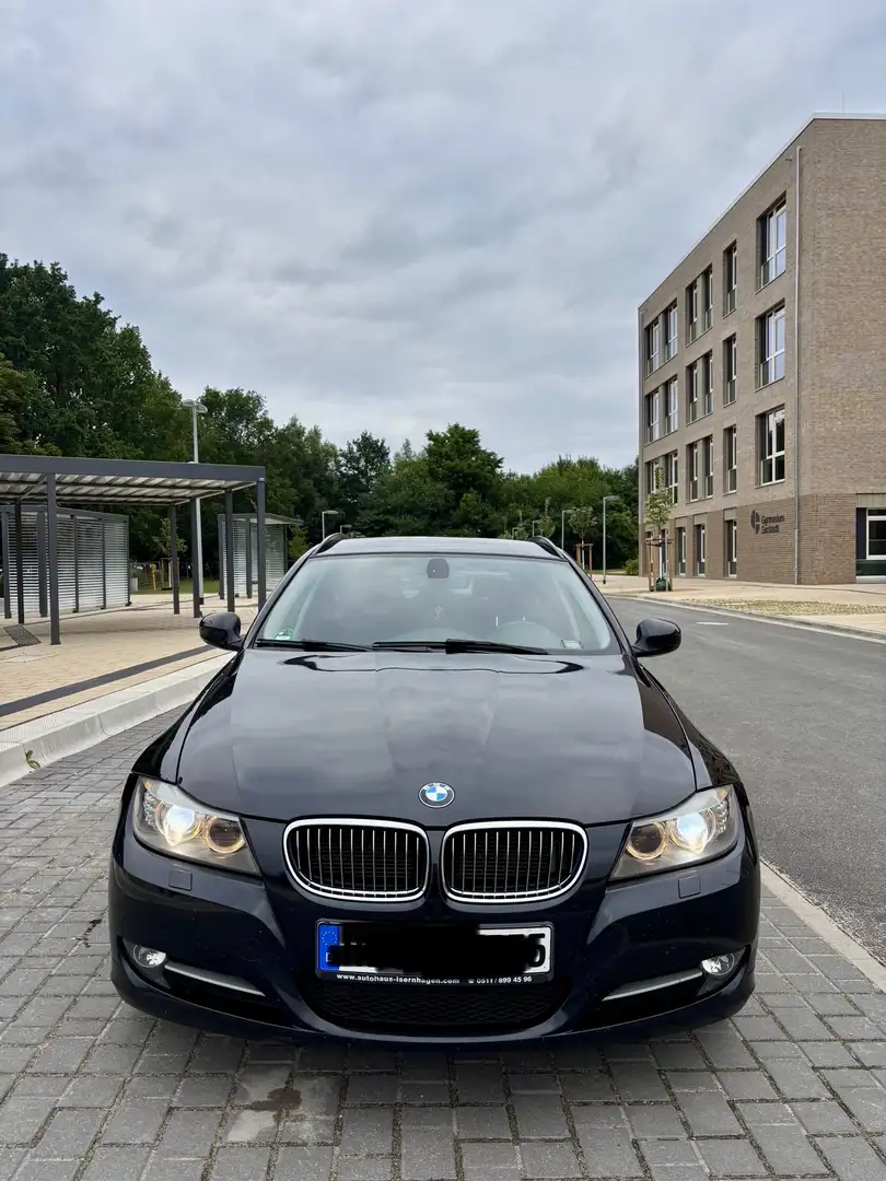 BMW 320 320d xDrive DPF Touring Aut. Edition Exclusive - 1