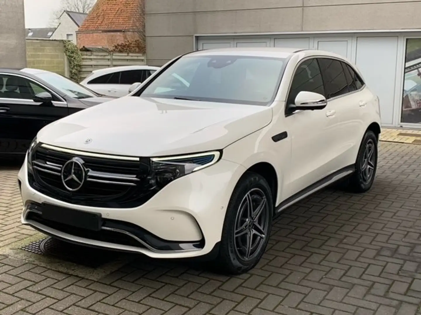 Mercedes-Benz EQC 400 80 kWh 4-Ma Business Solut. AMG Wit - 1