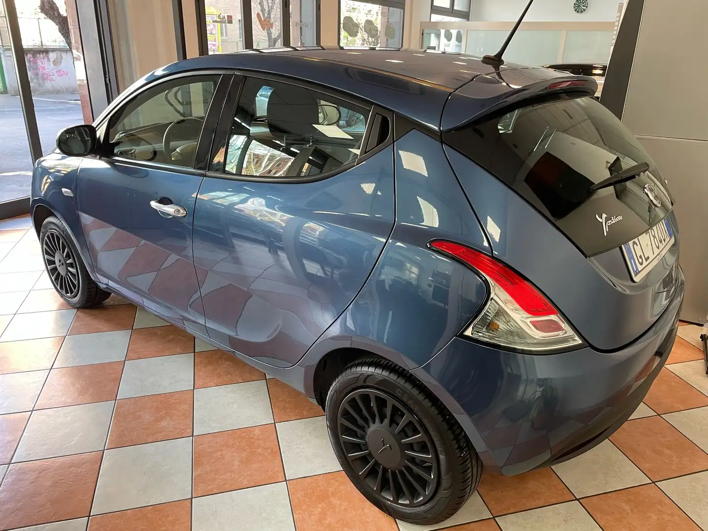 Lancia Ypsilon Ypsilon 1.0 firefly hybrid Silver s - 2