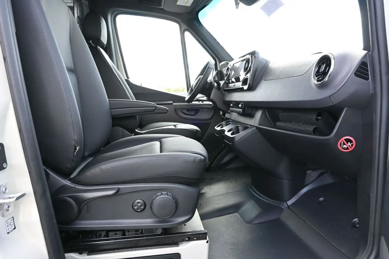 Mercedes-Benz Sprinter снимка Mercedes-Benz Sprinter