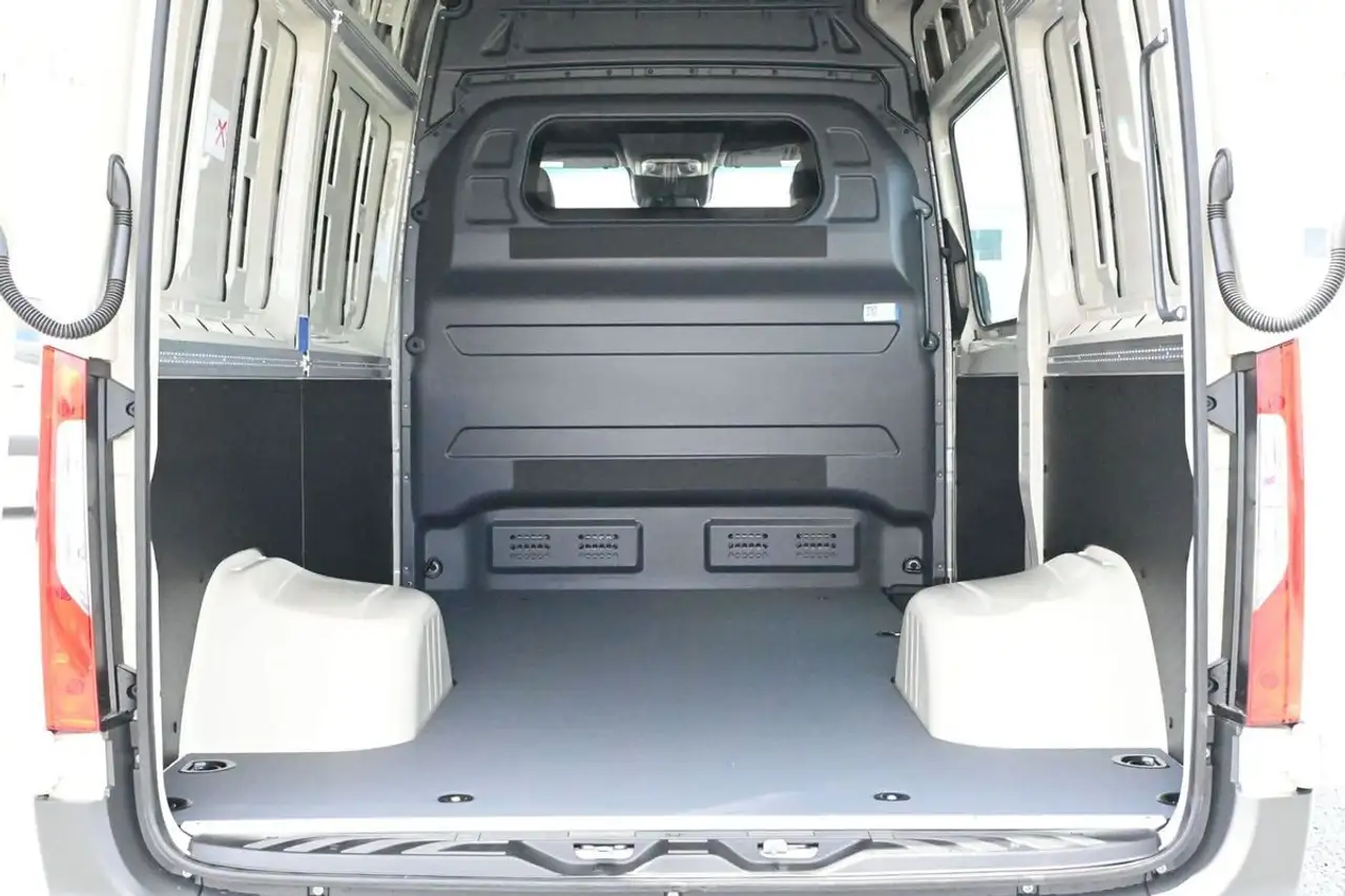 Mercedes-Benz Sprinter снимка Mercedes-Benz Sprinter