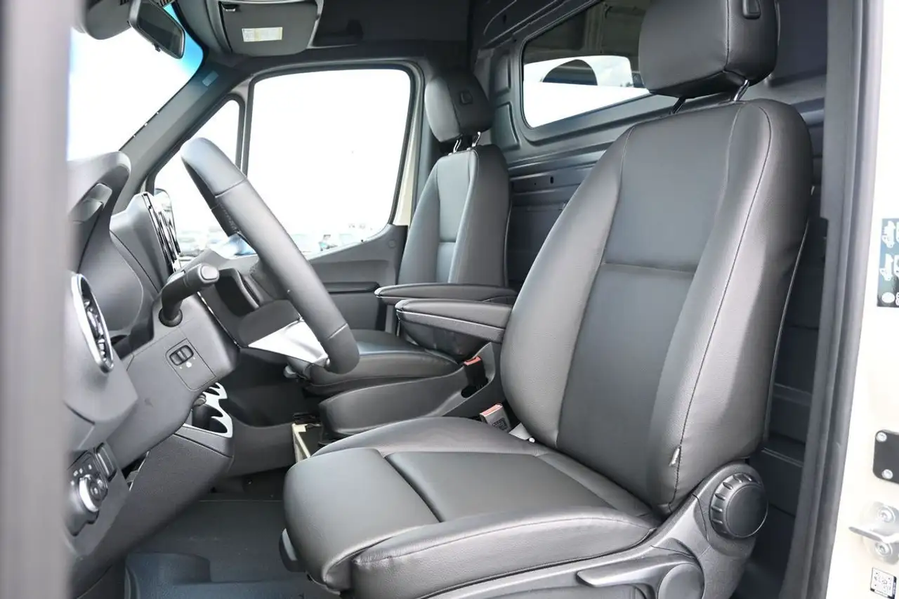 Mercedes-Benz Sprinter снимка Mercedes-Benz Sprinter