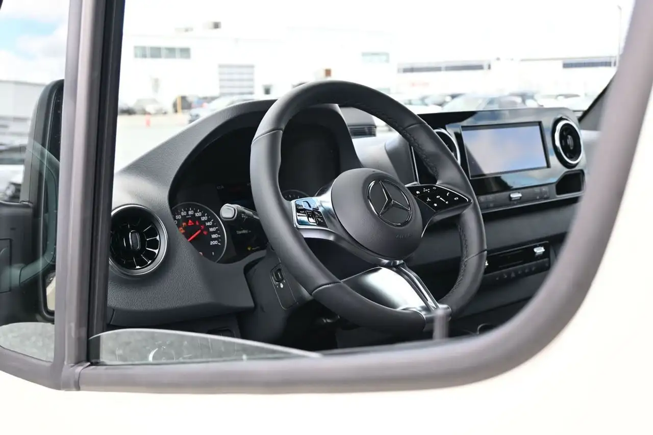 Mercedes-Benz Sprinter снимка Mercedes-Benz Sprinter