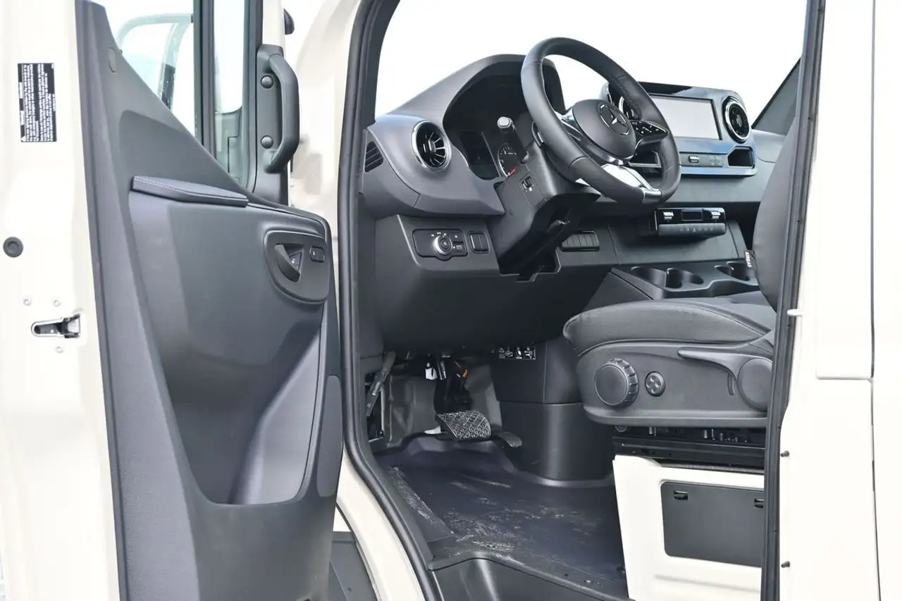 Mercedes-Benz Sprinter снимка Mercedes-Benz Sprinter