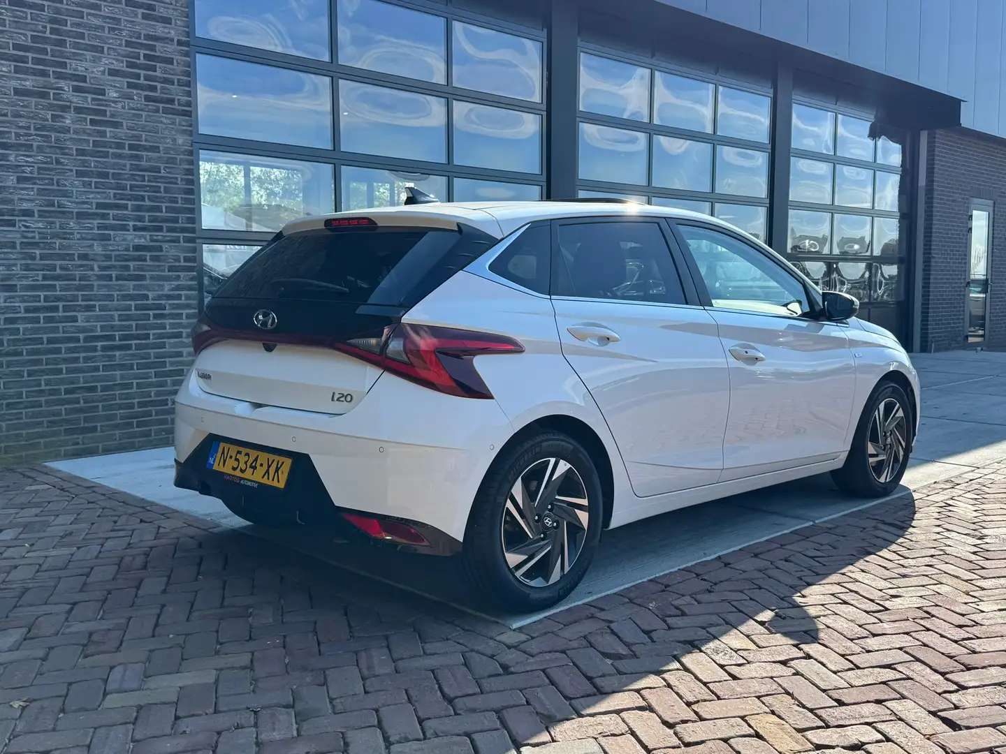 Hyundai i20 1.0 T-GDI Premium Sky | Autm | Pano | Digi dash | Bianco - 2