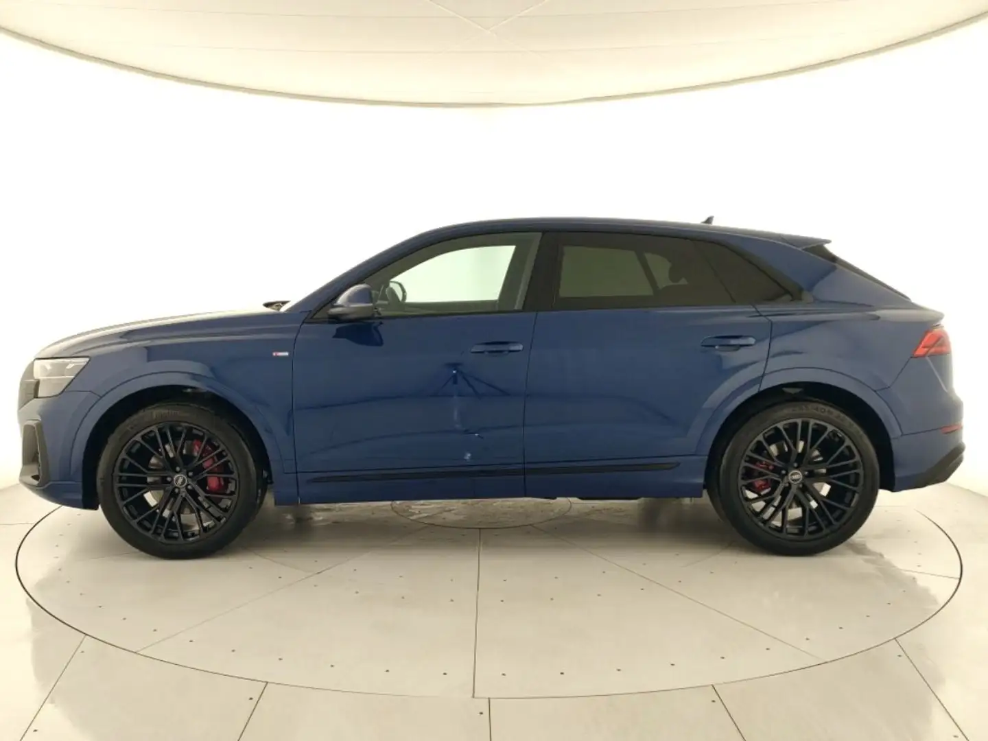 Audi Q8 45 3.0 TDI MHEV Quattro tiptronic Blau - 2