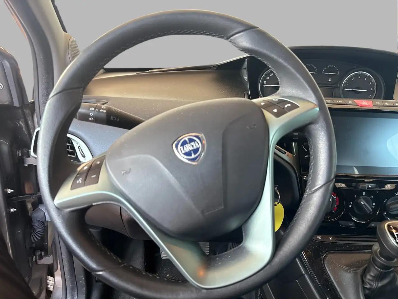 Lancia Ypsilon 2024 — фото 10
