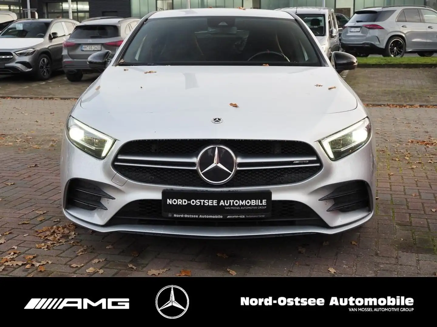 Mercedes-Benz A 35 AMG AMG A 35 4M MULTIBEAM STANDHZ PARKPAKET NAVI Silber - 2