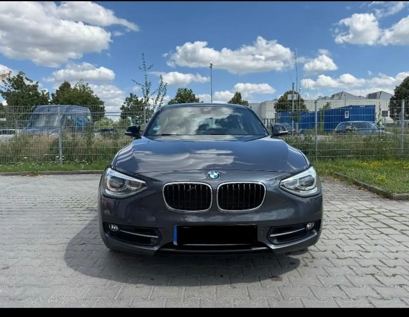 BMW 118 118i Sportline TÜVneu/Xenon/Shz/Navi/Sportpaket - 1