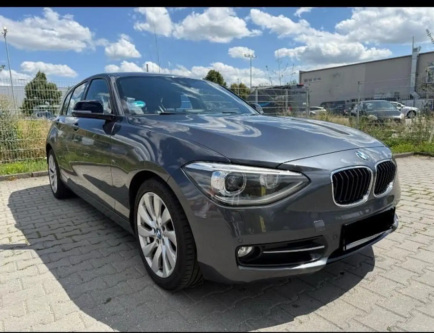BMW 118 118i Sportline TÜVneu/Xenon/Shz/Navi/Sportpaket - 2