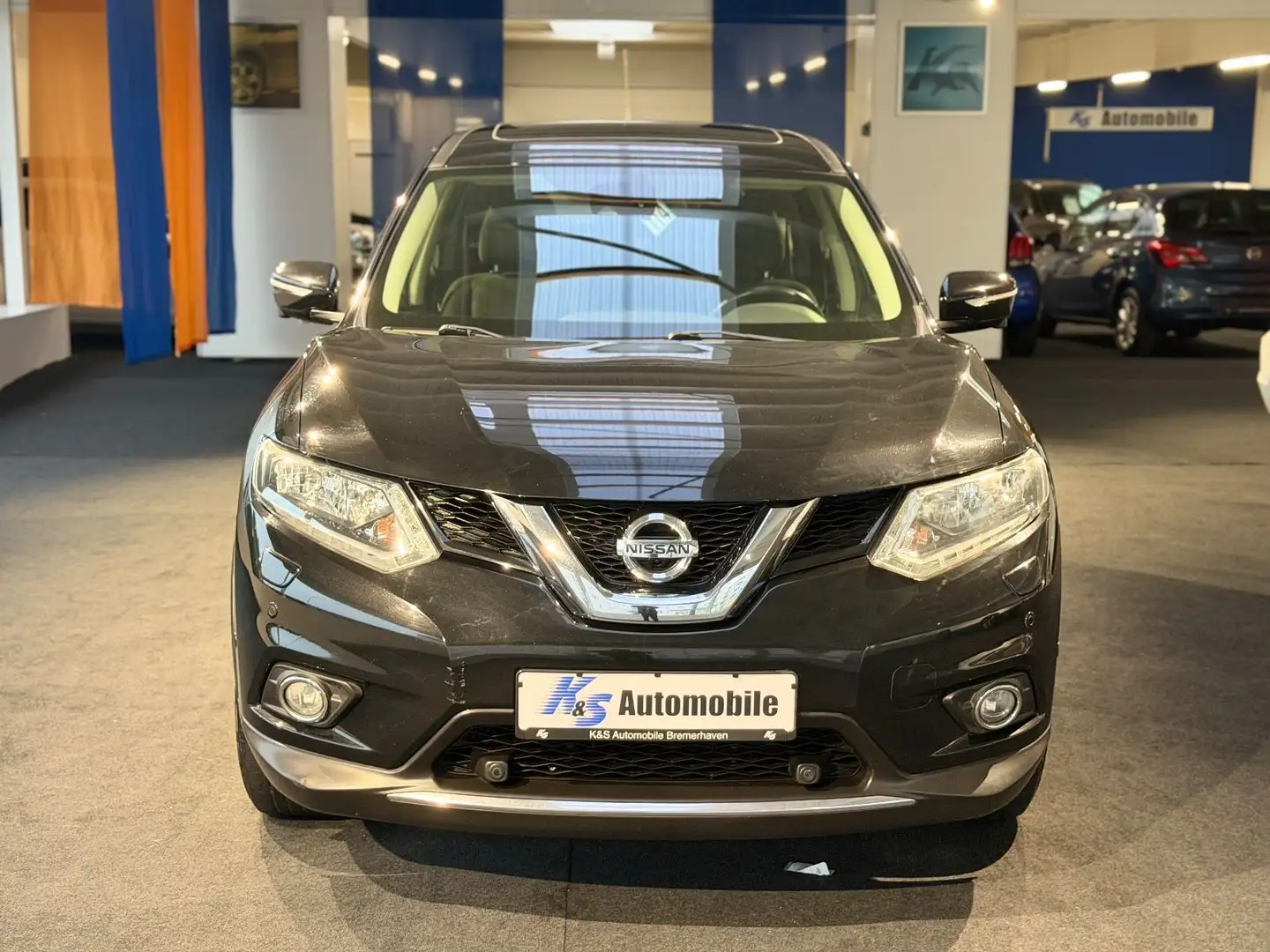 Nissan X-Trail 1.6*AUTOM.*PANOR.*NAVI*AHK*TEMPO* Schwarz - 2