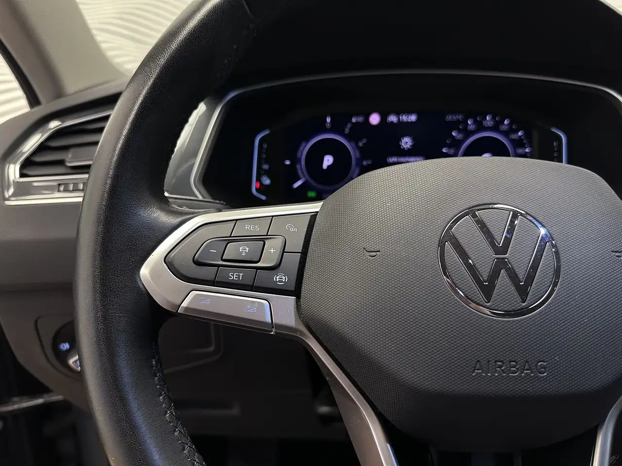 Volkswagen Tiguan eHybrid*PHEV*CARPLAY*CAMERA*LAGE BIV!*, миниатюра 22