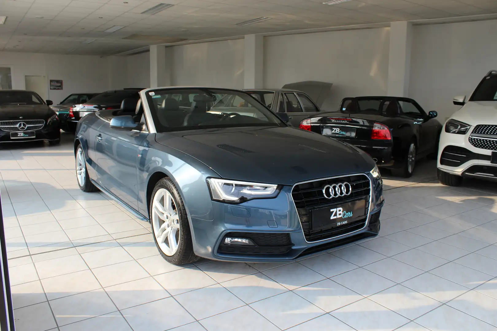 Audi A5 2.0 TDI S-line // Utopia Blau Metallic // NAVI Bleu - 2