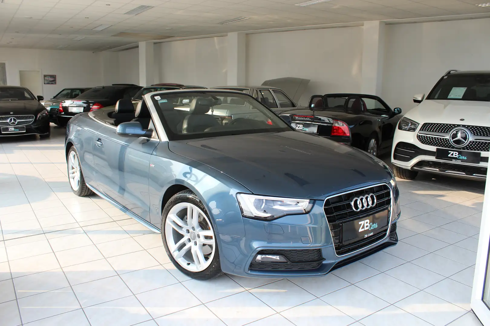 Audi A5 2.0 TDI S-line // Utopia Blau Metallic // NAVI Bleu - 1
