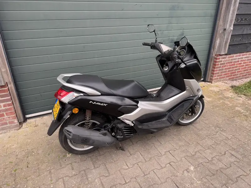Yamaha NMAX 125 - foto 4