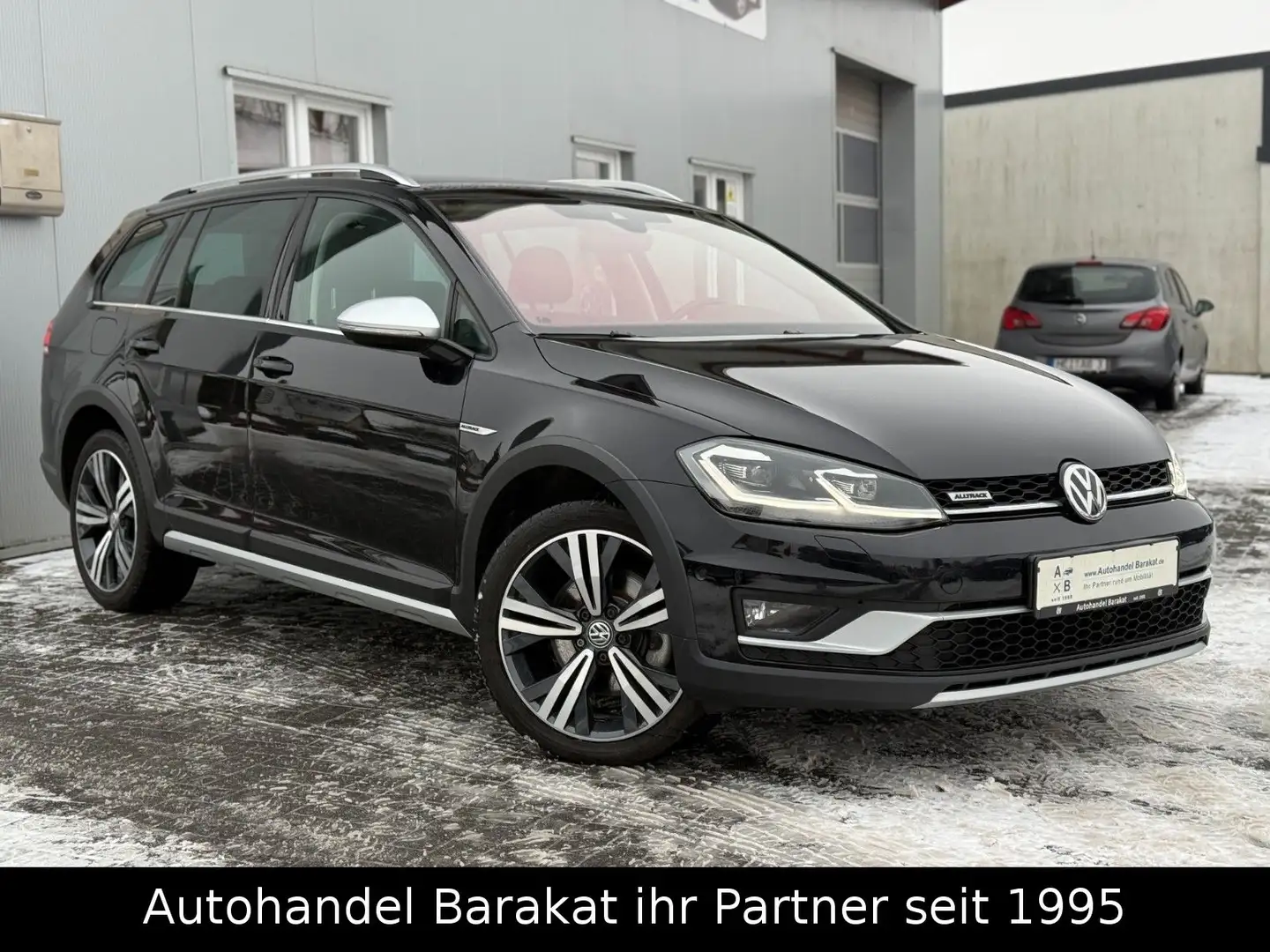 Volkswagen Golf VII Var. 2.0 TDI DSG Alltrack 4Motion AHK Noir - 1