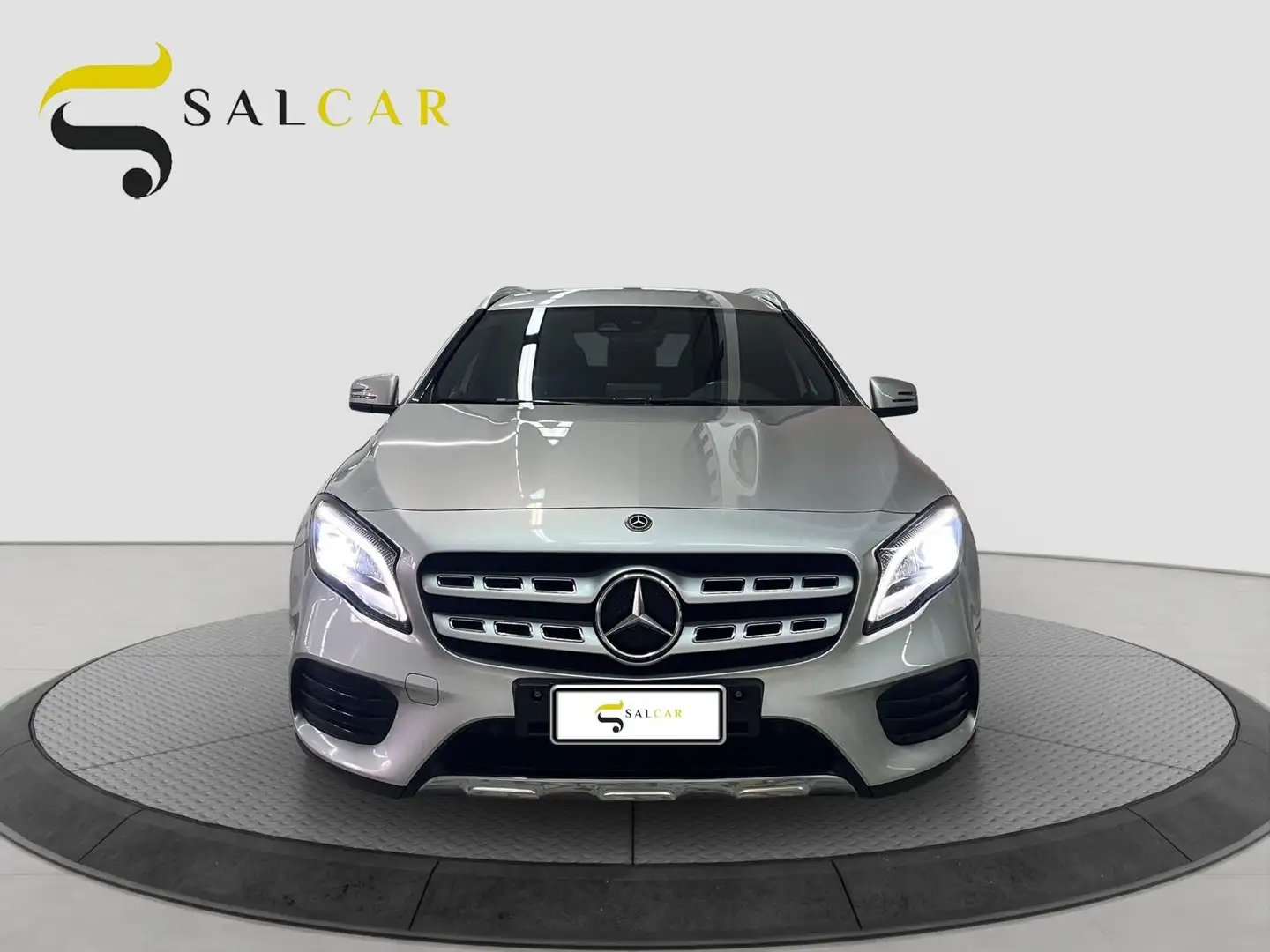 Mercedes-Benz GLA 180 d Premium auto 2017 Argento - 2