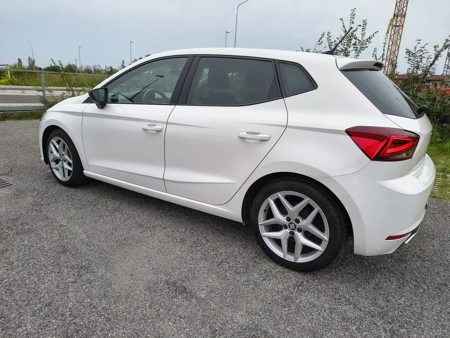 SEAT Ibiza 1.0 ecotsi FR 95cv - 1