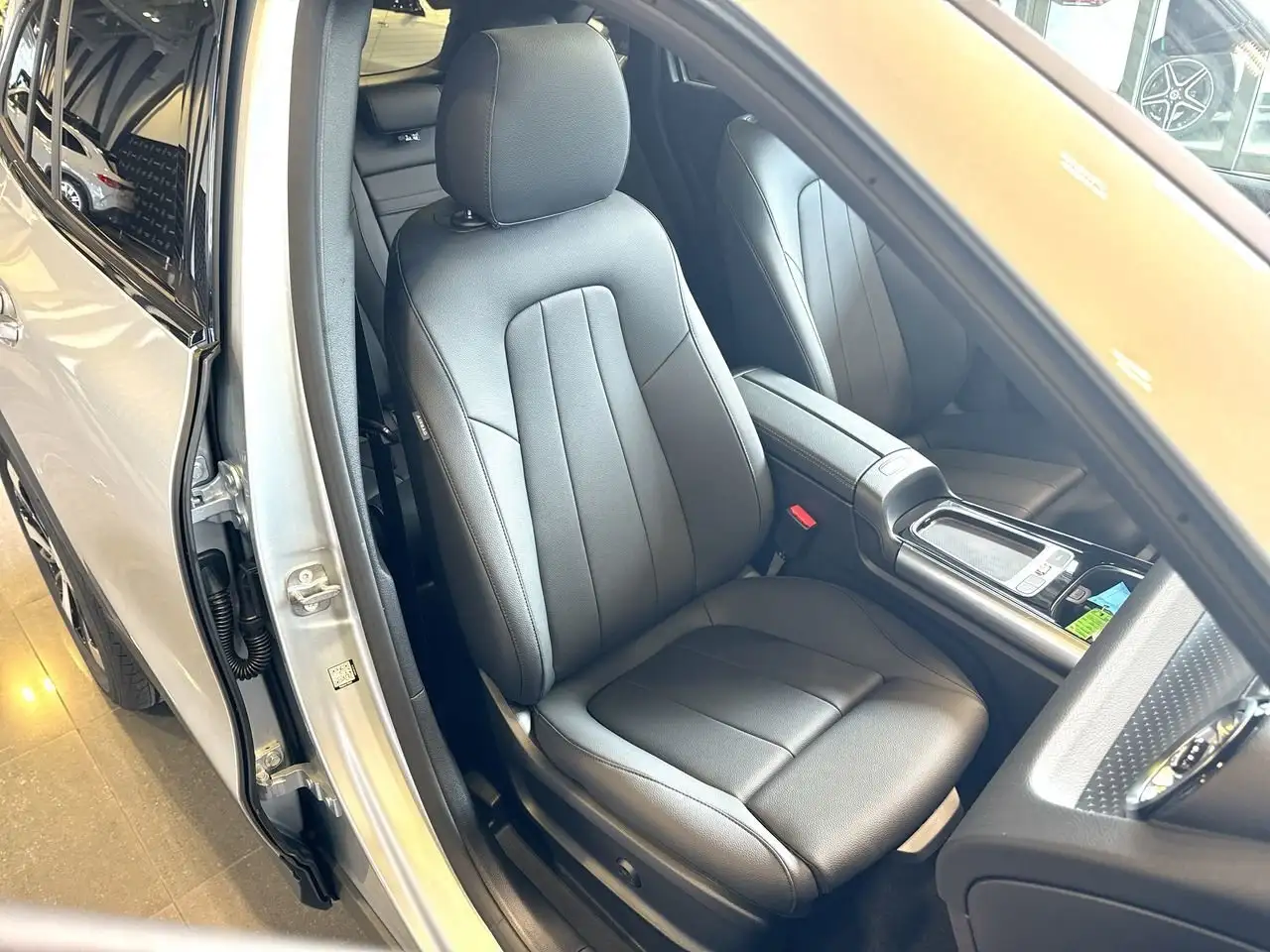 Mercedes-Benz GLA снимка Mercedes-Benz GLA
